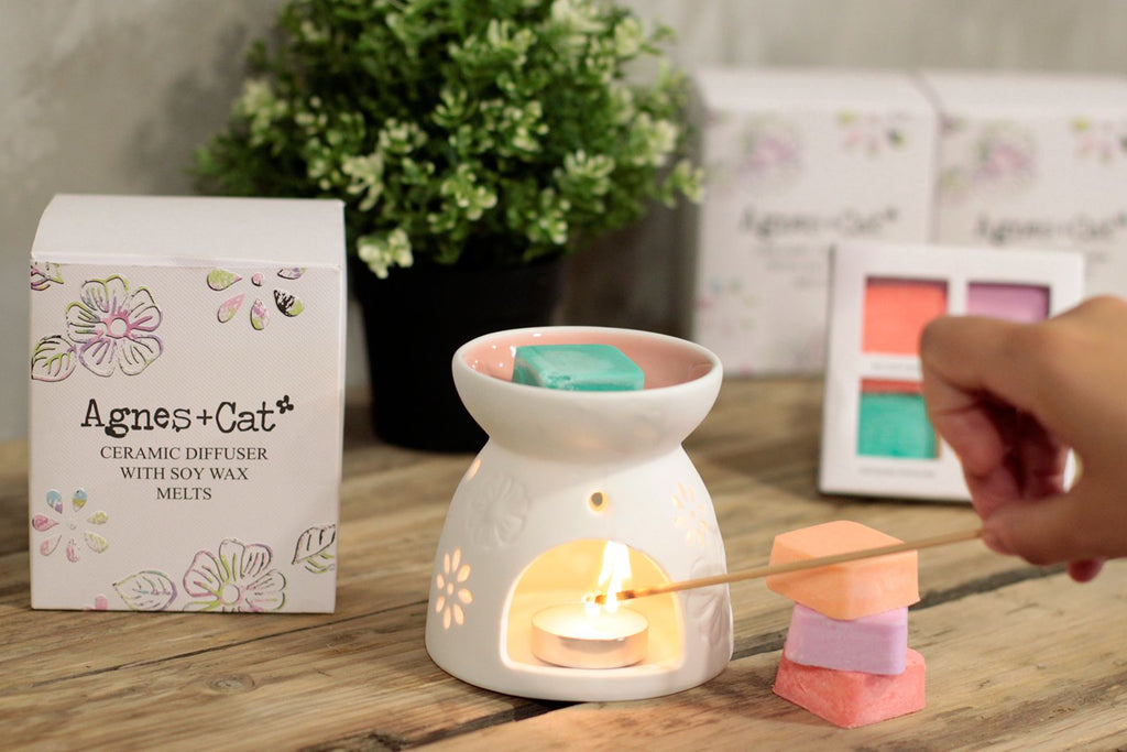 Agnes + Cat Wax Melter with Four Soy Wax Melts – Floral Ceramic Burner