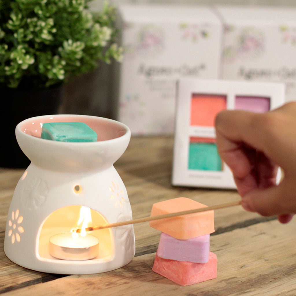 Agnes + Cat Wax Melter with Four Soy Wax Melts – Floral Ceramic Burner
